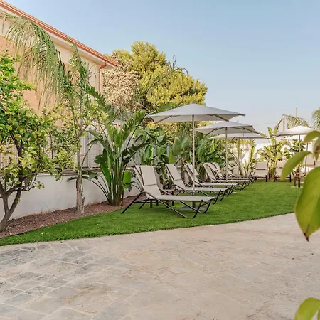 Renova Aparthotel 3*