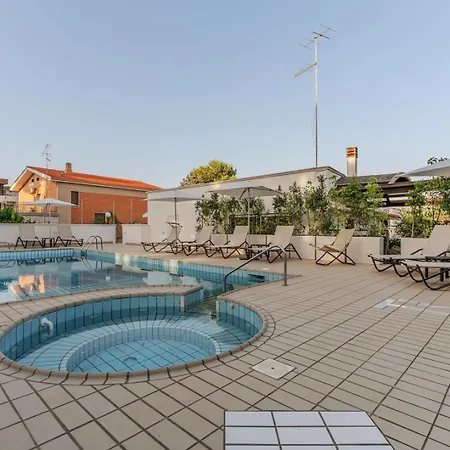 Aparthotel Renova 3*